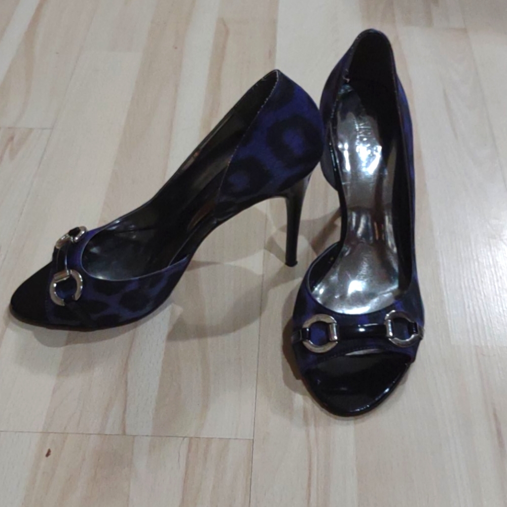 Carlos Santana purple leopard print heels size 7